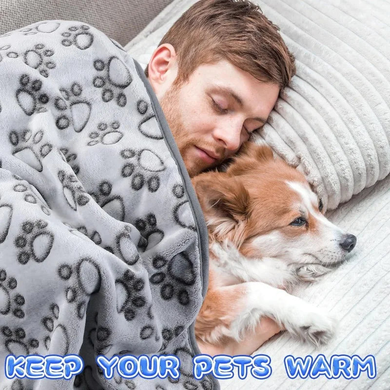 Flannel Pet Sleeping Blanket – Soft, Warm & Breathable Dog & Cat Cover