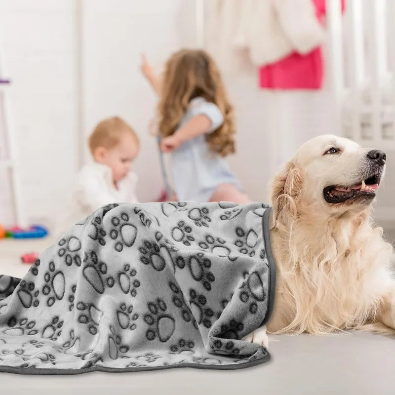 Flannel Pet Sleeping Blanket – Soft, Warm & Breathable Dog & Cat Cover