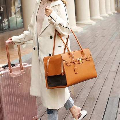 New Luxury PU Leather Pet Carrier Bag Breathable Handbag For Puppy Cat Fashion Dog One-shoulder Bag Portable Pet Travel Handbag