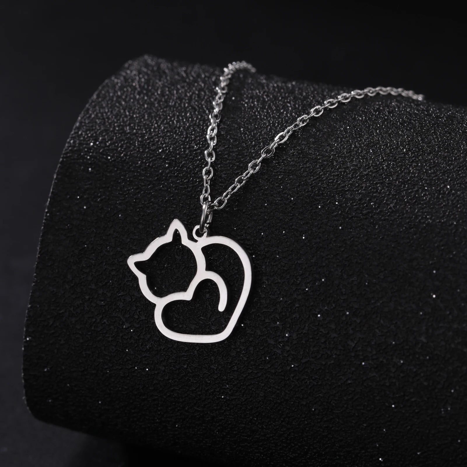 Unift Lovely Cat Pendant Necklace for Women Girl Stainless Steel Neck Chain Choker Pet Kitten Animal Kid Daughter Jewelry Gift