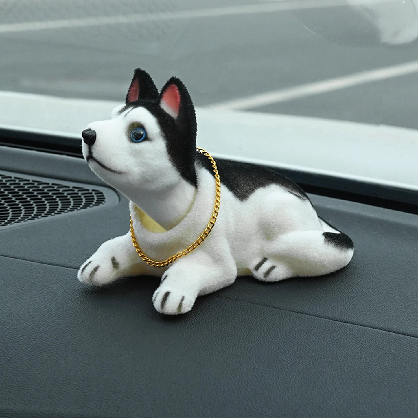 Creative Bobble Head Dog Figure Ornament Statue Cute Shaking Head Dog Car Ornament for Car Dashboard Tabletop Decoration Bobbing