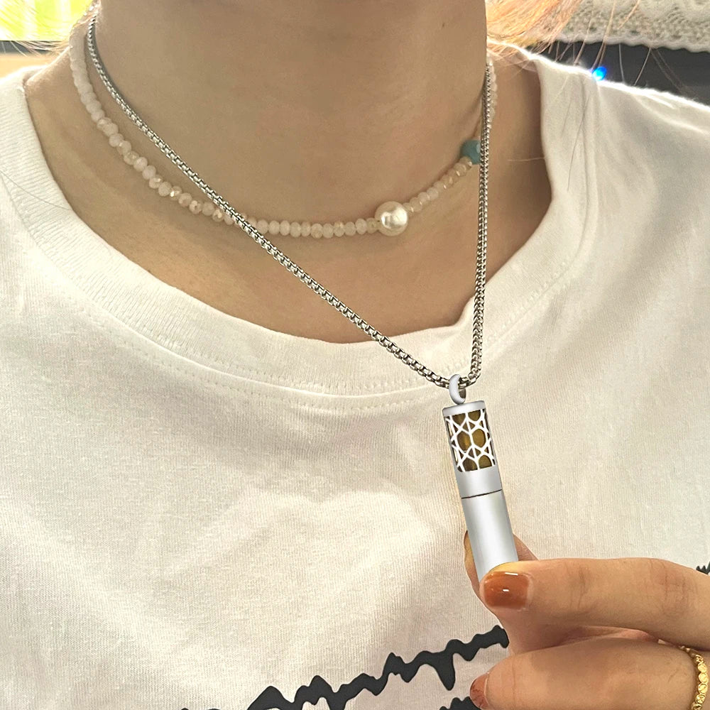アロマセラピーネックレスディフューザーペンダント316Lステンレススチールロケットアロマ香水オイルエッセンシャルオイルディフューザーペンダントネックレス