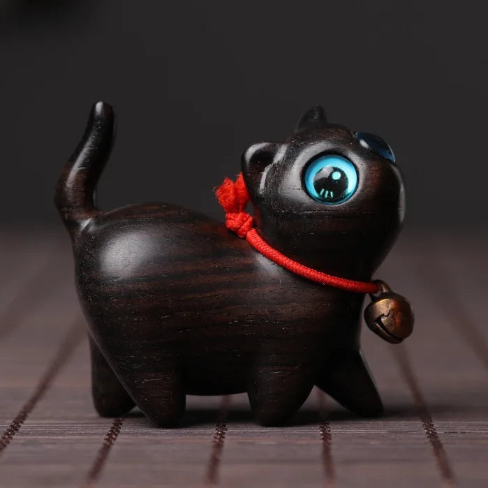 New miniature lucky cat Green Sandalwood Carving Slanted Head Cat Cute Kitten Snake Desktop Ornament Home Decoration