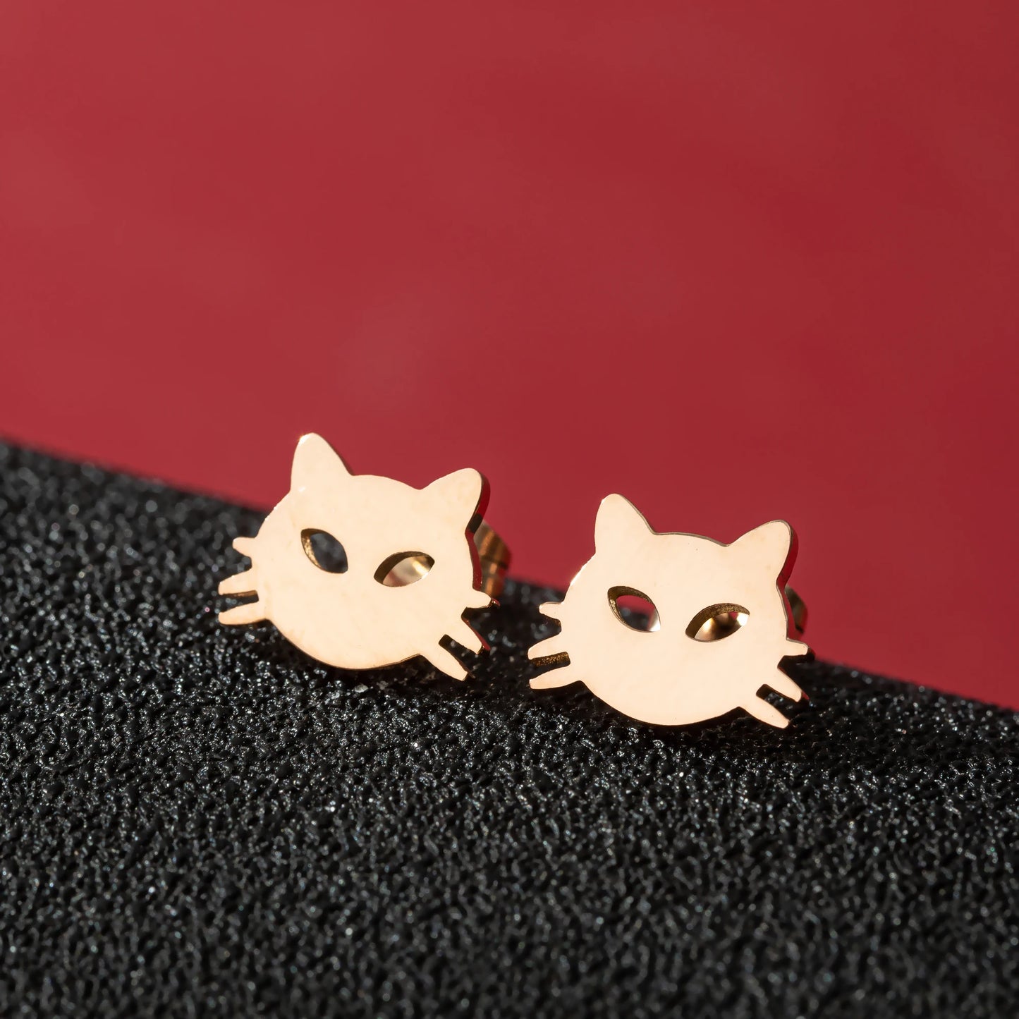 Jisensp 1ペア 漫画動物猫イヤリング かわいいステンレススチール 子猫スタッドイヤリング レディース ガールズ 面白いジュエリー イヤリング