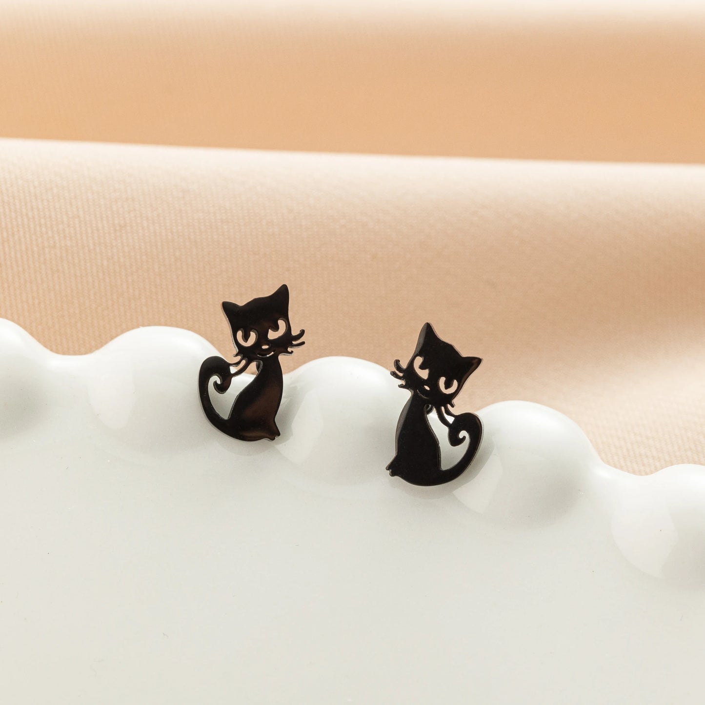 Jisensp 1ペア 漫画動物猫イヤリング かわいいステンレススチール 子猫スタッドイヤリング レディース ガールズ 面白いジュエリー イヤリング