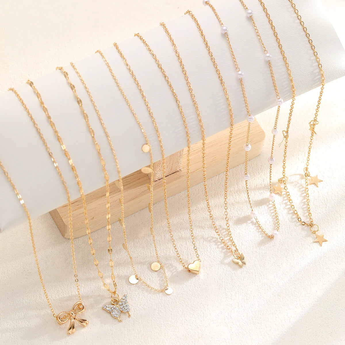 10 Pcs Fashion Butterfly Necklaces For Women Boho Vintage Colorful Simple Pendant Choker Chain 2024 New Jewelry Gifts Wholesale