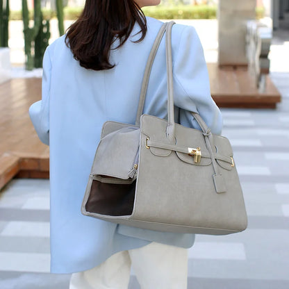 New Luxury PU Leather Pet Carrier Bag Breathable Handbag For Puppy Cat Fashion Dog One-shoulder Bag Portable Pet Travel Handbag