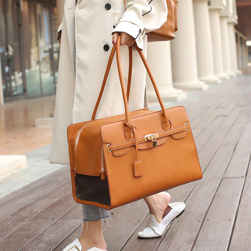 New Luxury PU Leather Pet Carrier Bag Breathable Handbag For Puppy Cat Fashion Dog One-shoulder Bag Portable Pet Travel Handbag