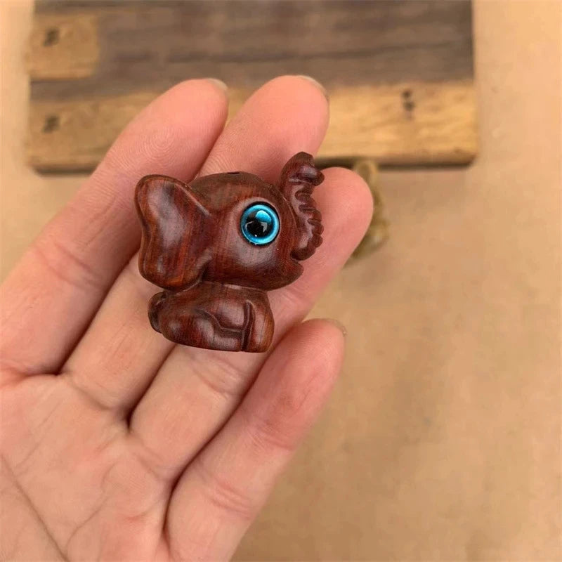 New miniature lucky cat Green Sandalwood Carving Slanted Head Cat Cute Kitten Snake Desktop Ornament Home Decoration