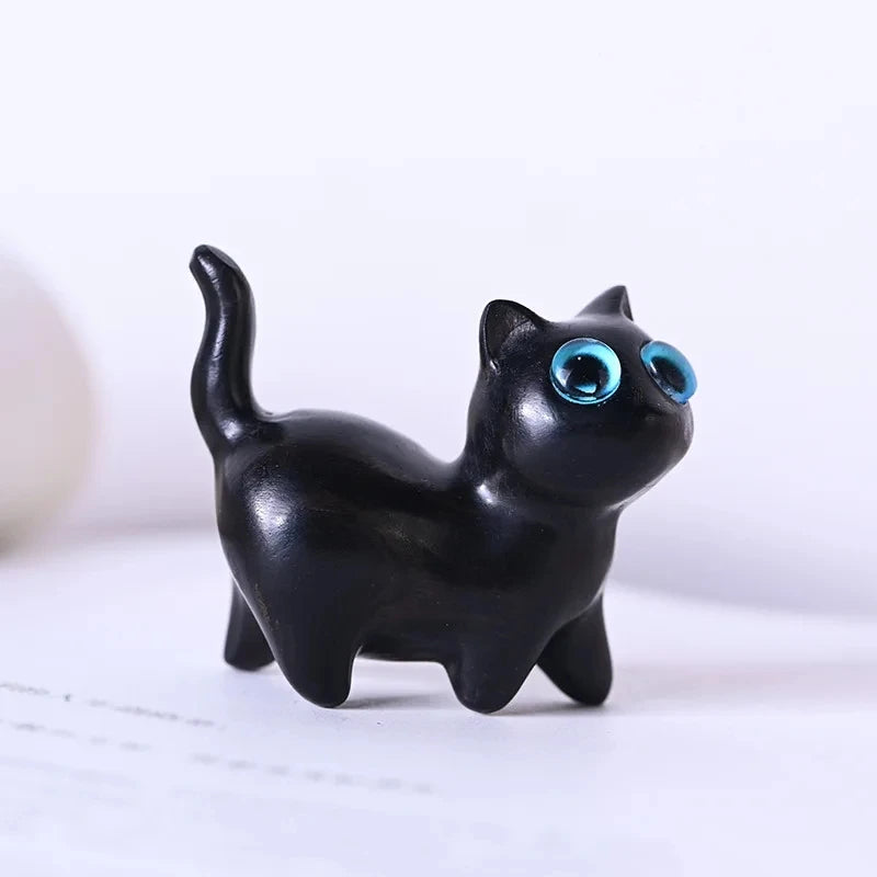 New miniature lucky cat Green Sandalwood Carving Slanted Head Cat Cute Kitten Snake Desktop Ornament Home Decoration