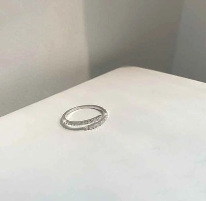 New 2024 Minimalist Thin Rings For Women Wedding Brilliant Cubic Zircon High Quality Versatile Female Finger Ring Jewelry Gifts