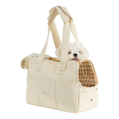 Pets go out and pack puppies. Portable one-shoulder bags are suitable for cats and small dogs to carry outdoors than bears.